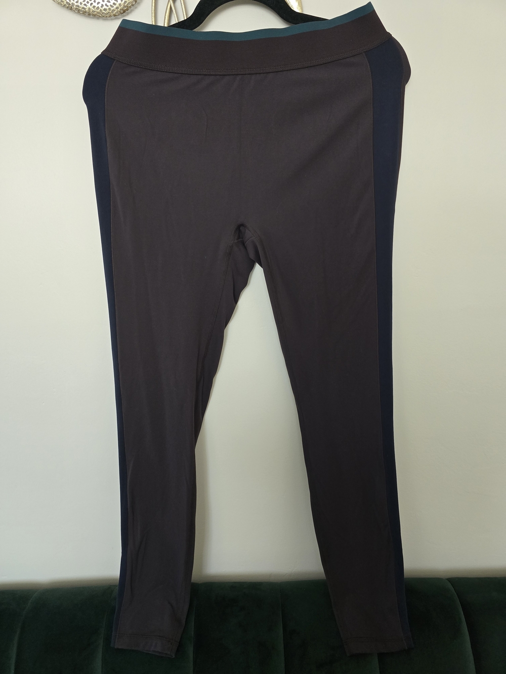 Uniqlo Brown Leggings with Navy Side Panels Size L
